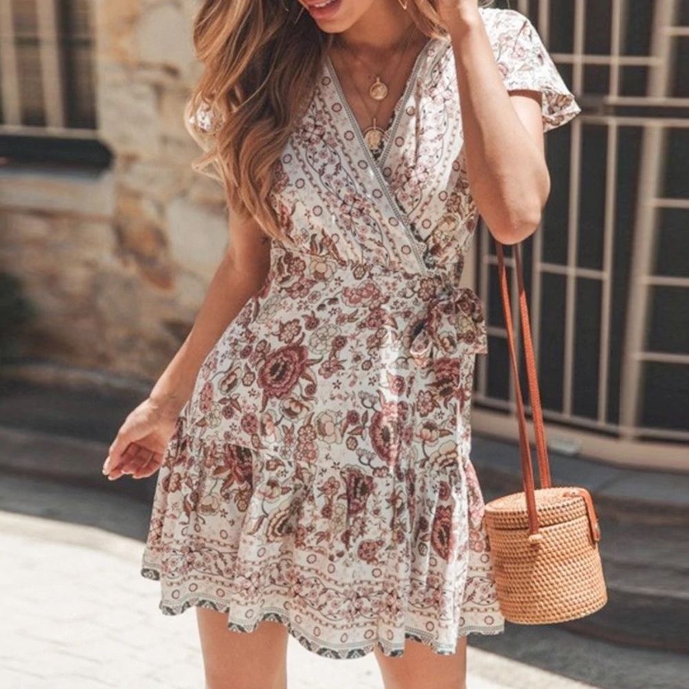Restock arriving soon 👁✳️ boho FLORAL wrap  DRESS - Picture 4 of 8